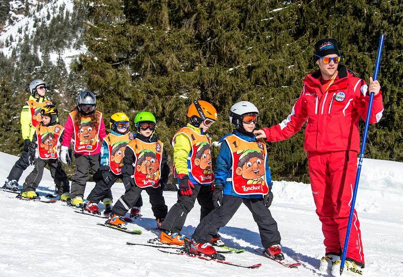 Skischule Ladurns